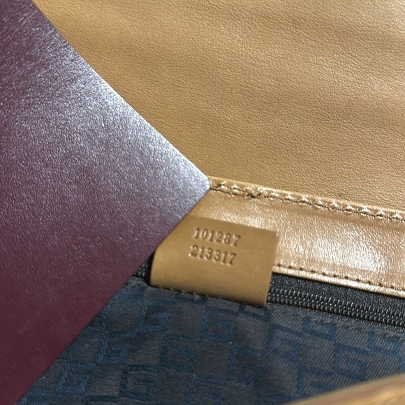 Gucci Shoulder Bag - Picture 14 of 16